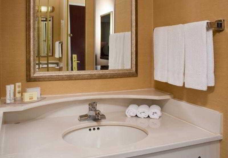 Courtyard By Marriott Rocky Mount Hotel Eksteriør billede