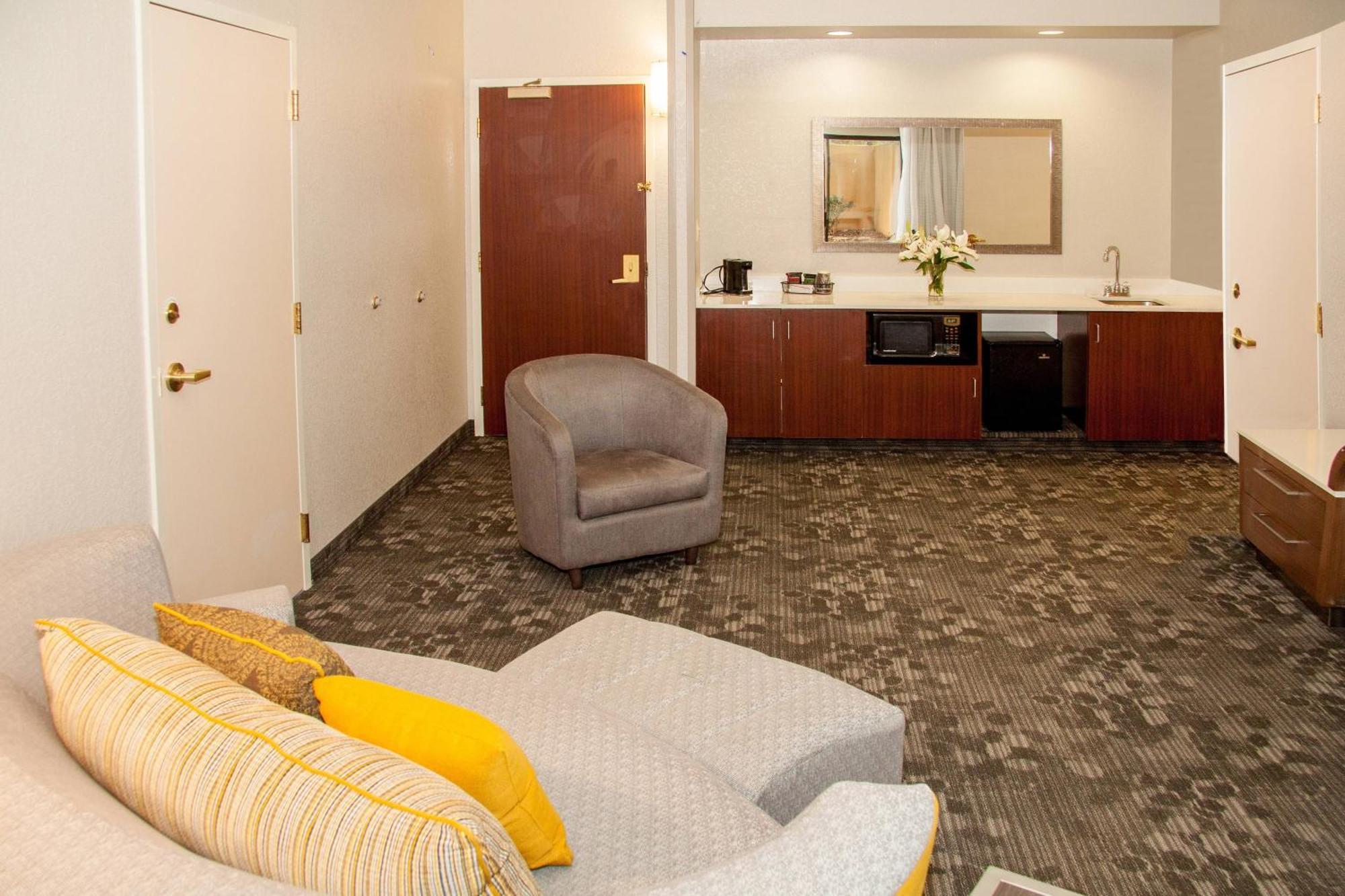 Courtyard By Marriott Rocky Mount Hotel Eksteriør billede